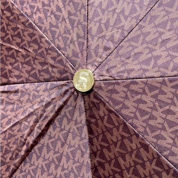 NWT Michael Kors Umbrella “MK” Logo Signature Design Brown. - Picture 4 of 9
